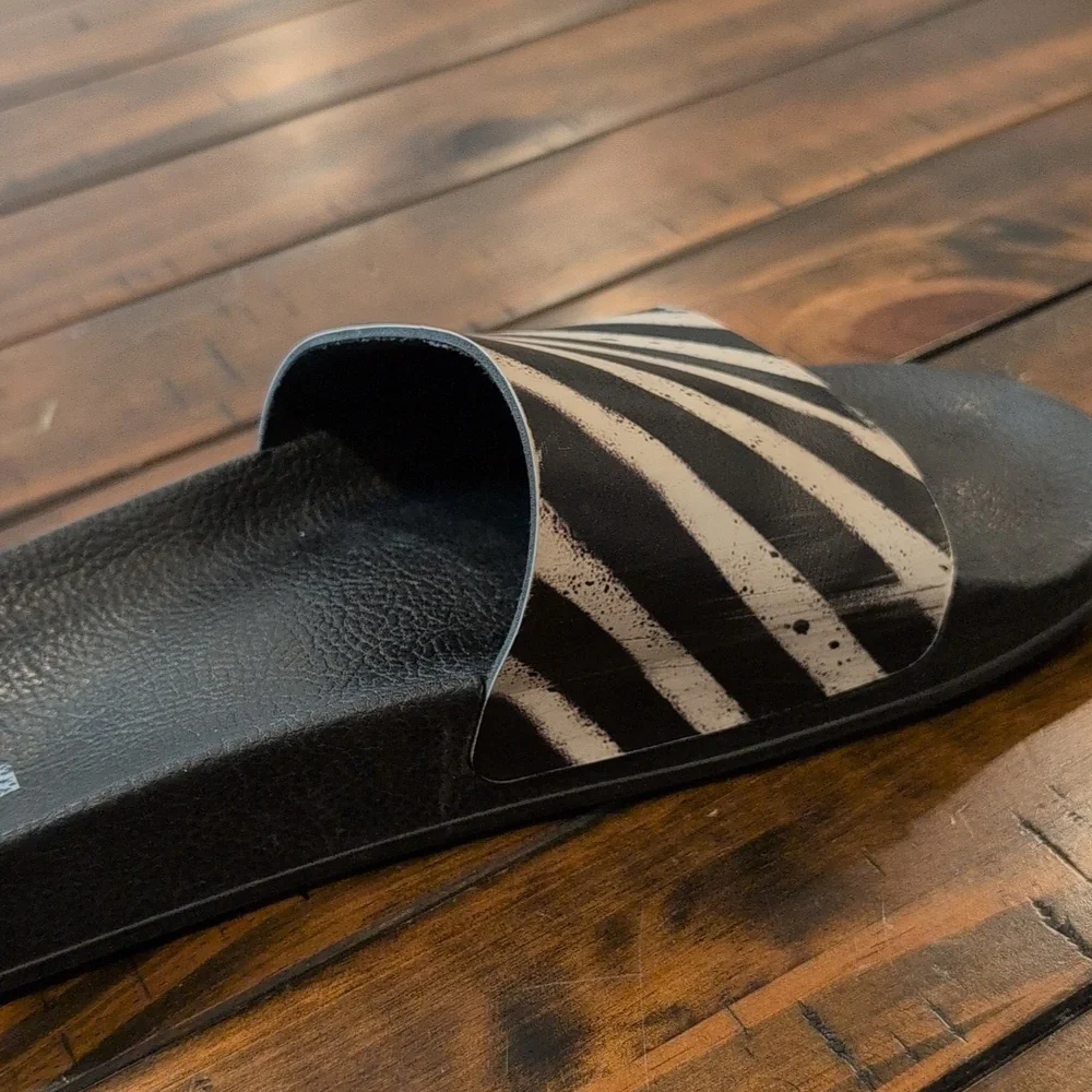 Off-white Spray Stripes Slides 43
